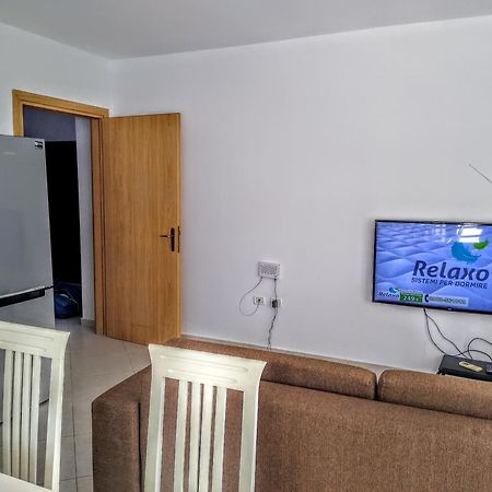 Rass' Apartment Vlorë Zimmer foto